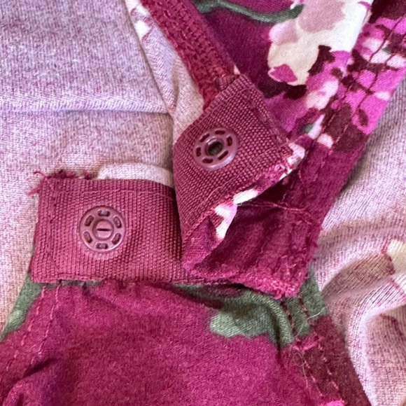 NEW-Burgundy Floral, Short Sleeve Bodysuit, Open Neckline, Juniors size XXL - Picture 4 of 6